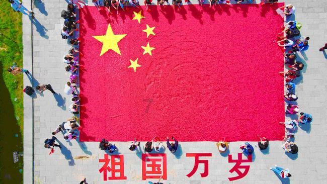 蜡笔小新兄妹春节大拜年